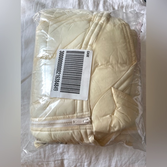 Free People Patricia Packable Poncho Puffer FP Movement NWT - Picture 9 of 14